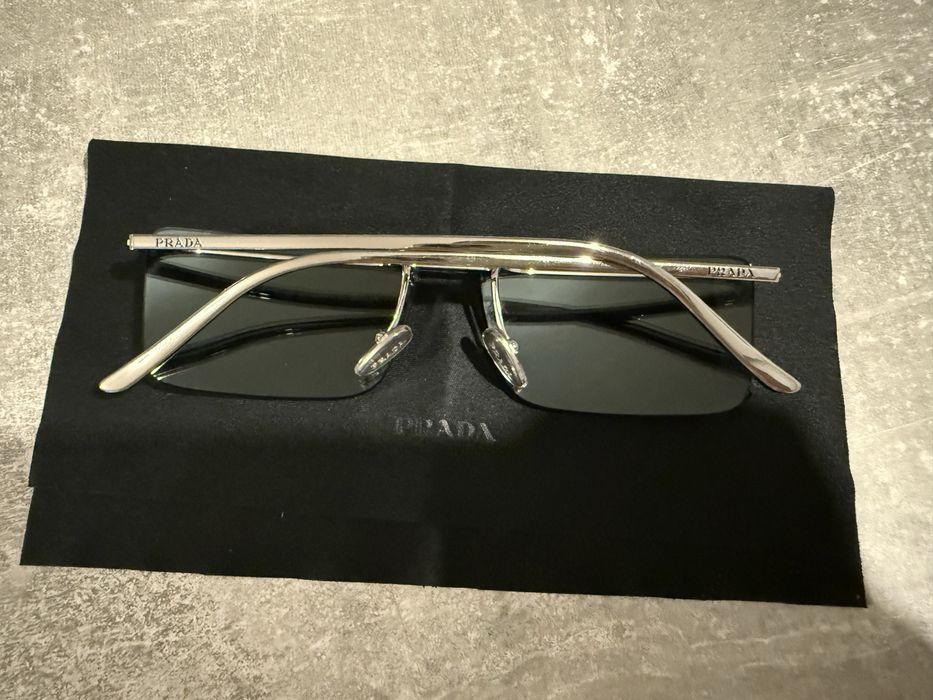 Слънчеви очила “Prada”