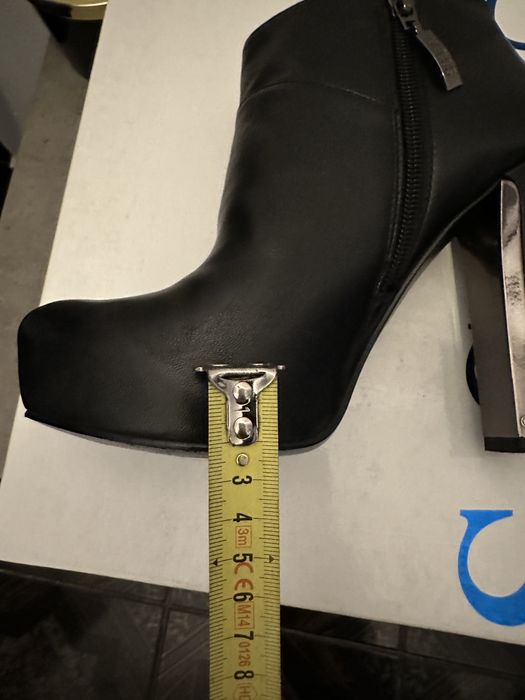 Botine Guess nr.35