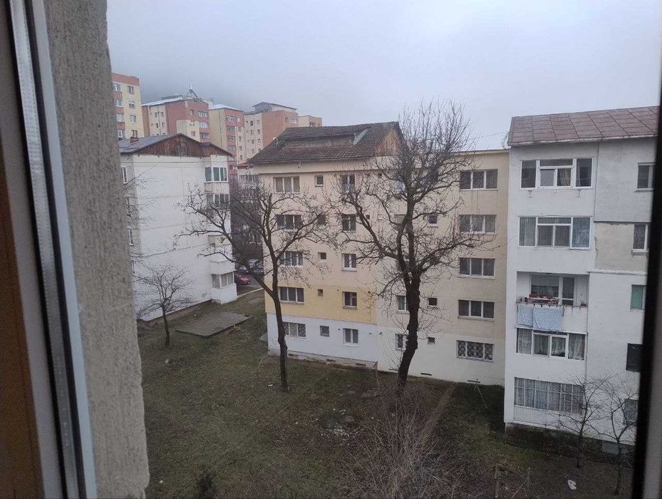 Închiriez garsonieră Mărăței