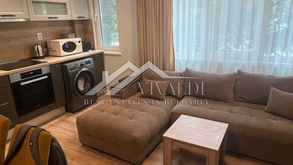 Дава се под наем Тристаен апартамент в Варна, Център - 100 кв.м за 900 € - Снимка #3