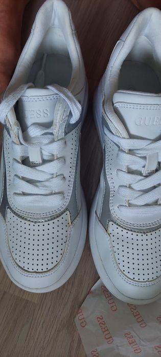 GUESS, ADIDAS, MICHAEL KORS, Moschino, New Balance, Liu Jo