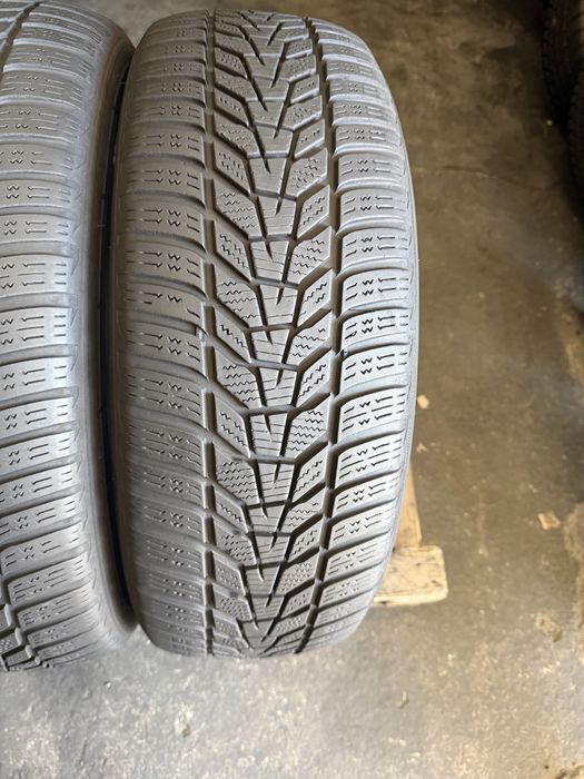 2 anvelope iarna 215/60/17 Hankook!