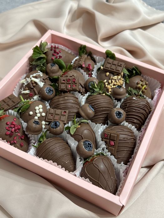 Клубника в шоколаде Ягоды в шоколаде