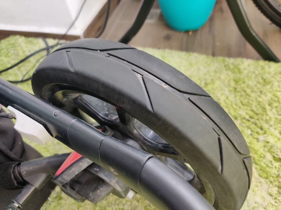 Продавам бебешка количка Quinny Moodd