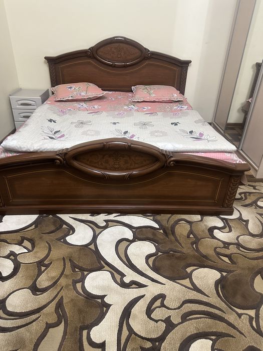 Двухспальний диван сотилади холати яхши