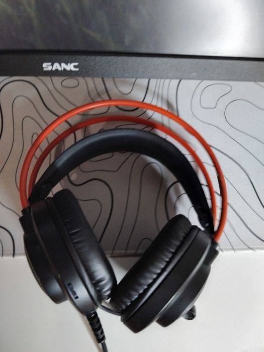 Девайсы наушники и мышка