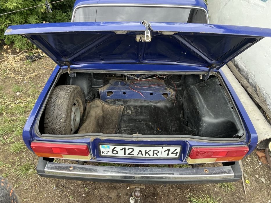 Ваз 2107.   .
