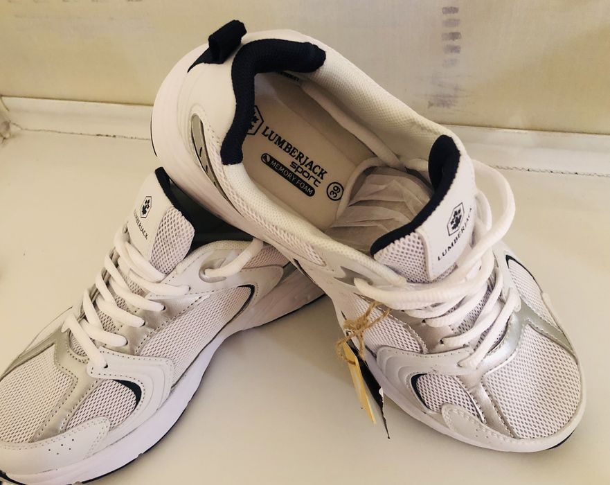 Кроссовки (Канада)