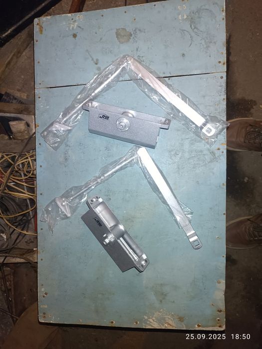 Доводчик дверной