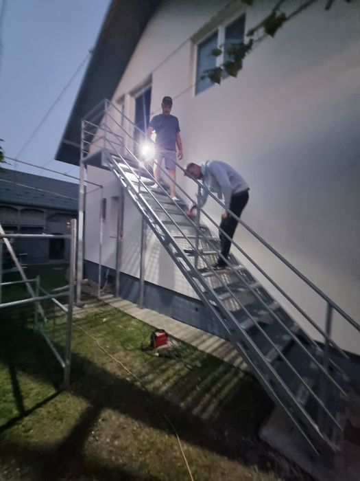 Scări metalice exterior