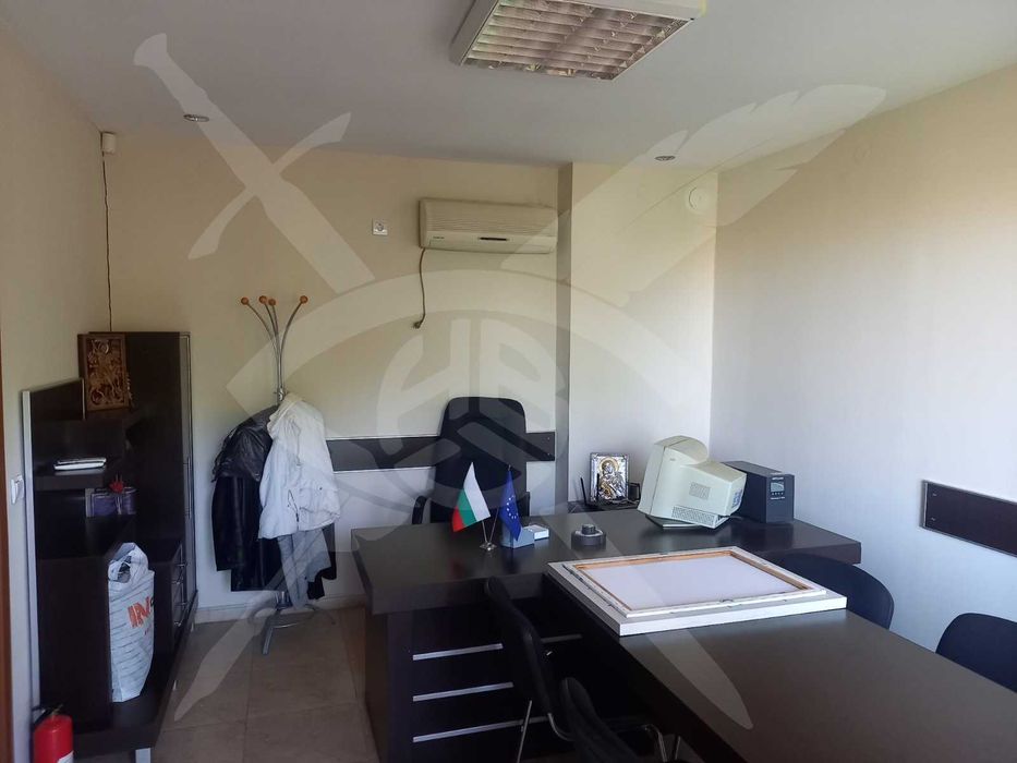 Дава се под наем Промишлена сграда в Карнобат - 2217 кв.м за 400000 € - Снимка #5