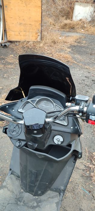 Продам скутре макси 3 покаления за 370000 цена договорная