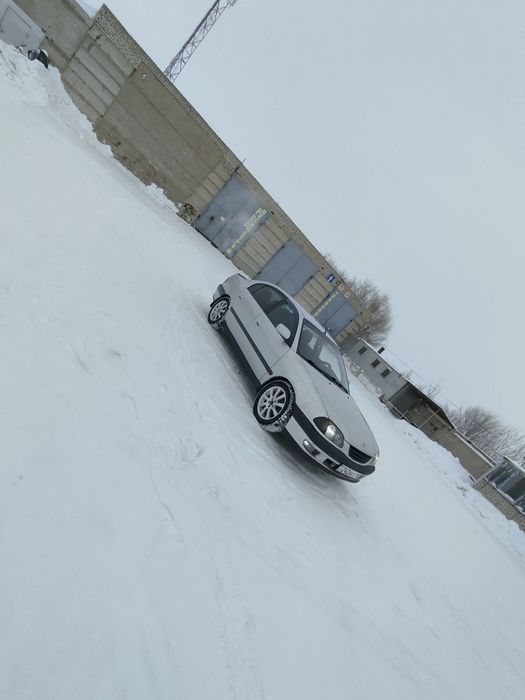 Продам Авенсис..