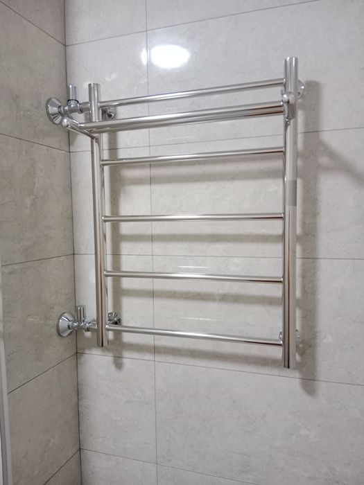 Кафельщик Профессионал стаж более 20 лет.