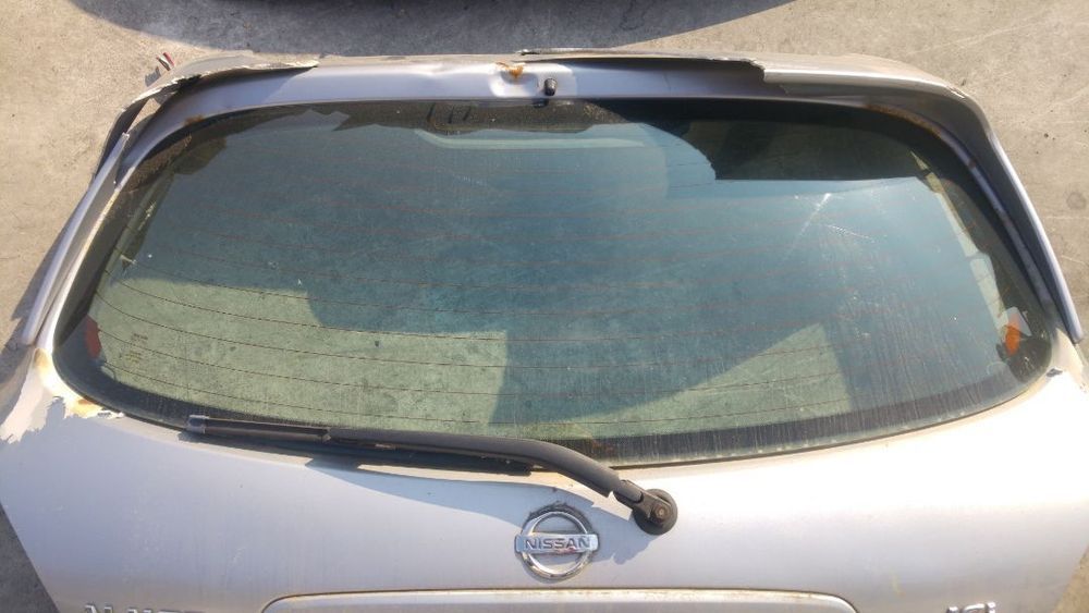 luneta haion nissan almera 2003