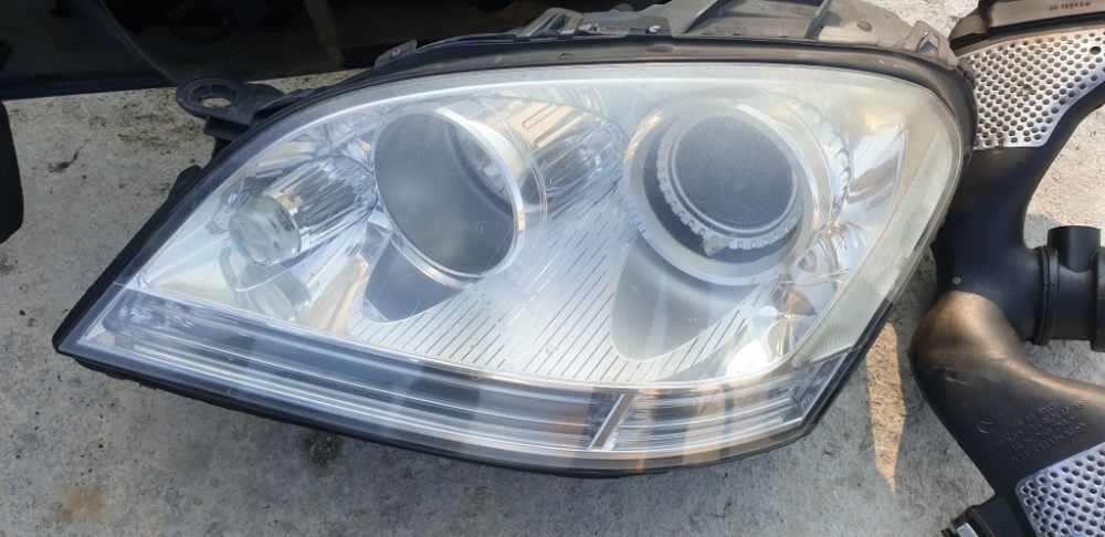 Far xenon Mercedes ML W164 ML320 ML280 Ml350 ML420 ML500