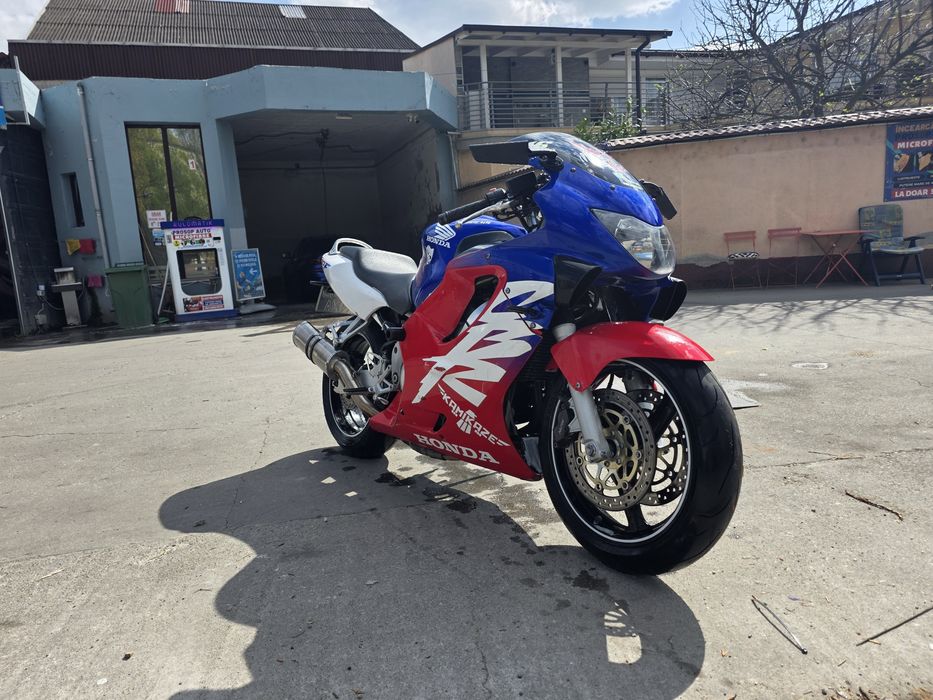 Vand honda cbr f4 600cc