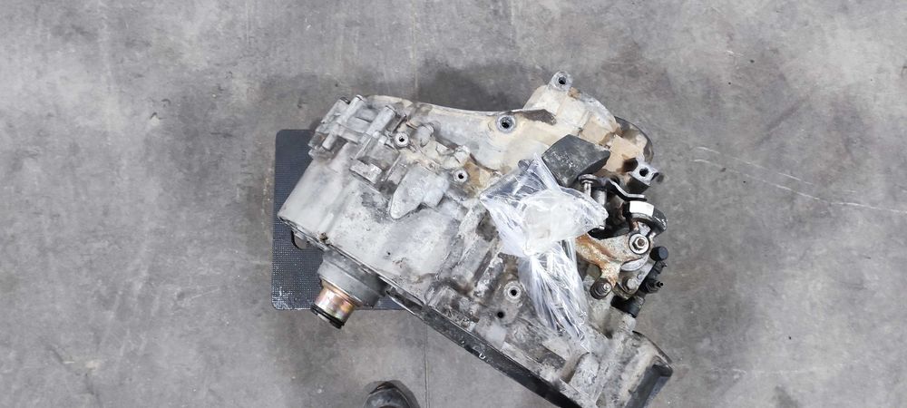 Cutie viteze manuala 6 trepte volkswagen vw sharan 2.0 BRT an 2007 JBN