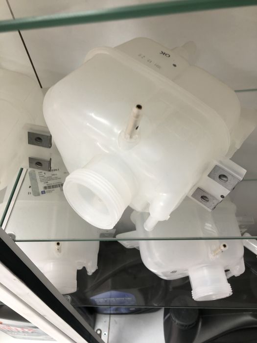 Бачок расширительный для антифриза