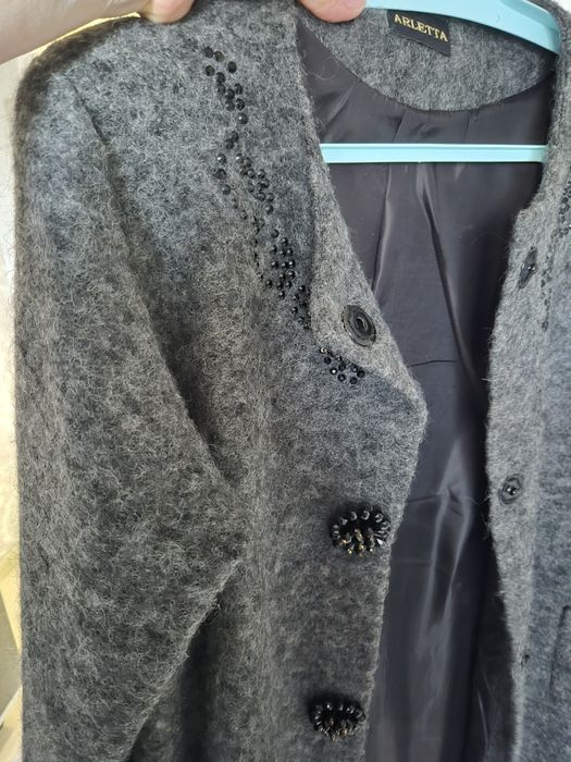 Продам пальто весеннее, тонкое