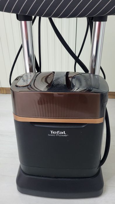 Продам паровой утюг Tefal