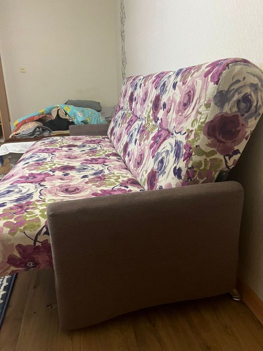 Диван книжка в хорошем состояний