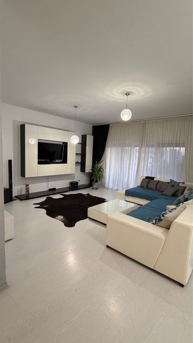 inchiriez apartament 4 camere