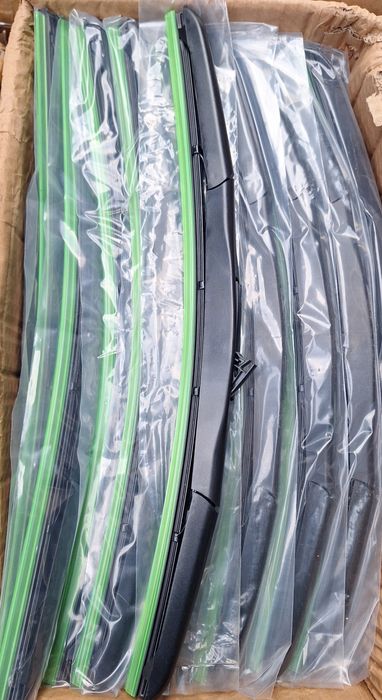 Malibu dvornik. Hamma moshinaga