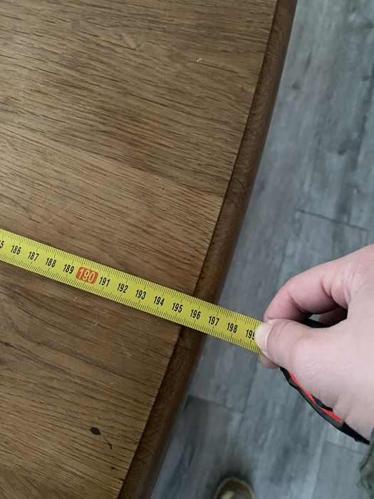 Масивни дървени маси