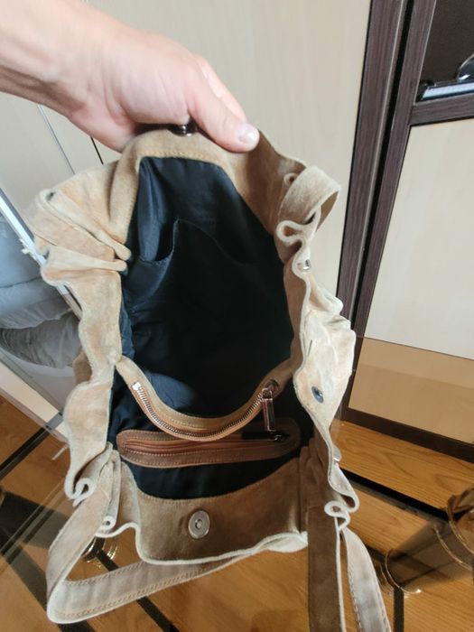 Geanta din piele intoarsa