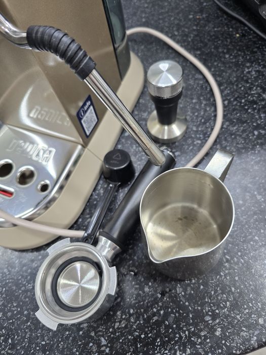 Кофеварка DeLonghi Dedica Arte 885