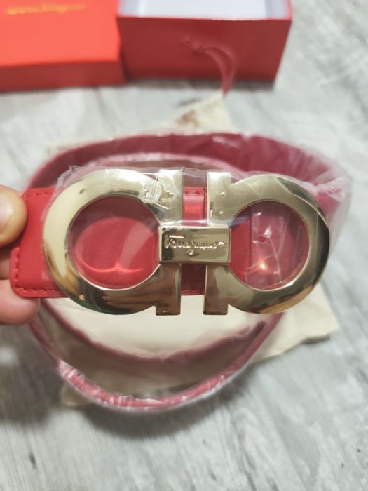Curea Ferragamo Rosie