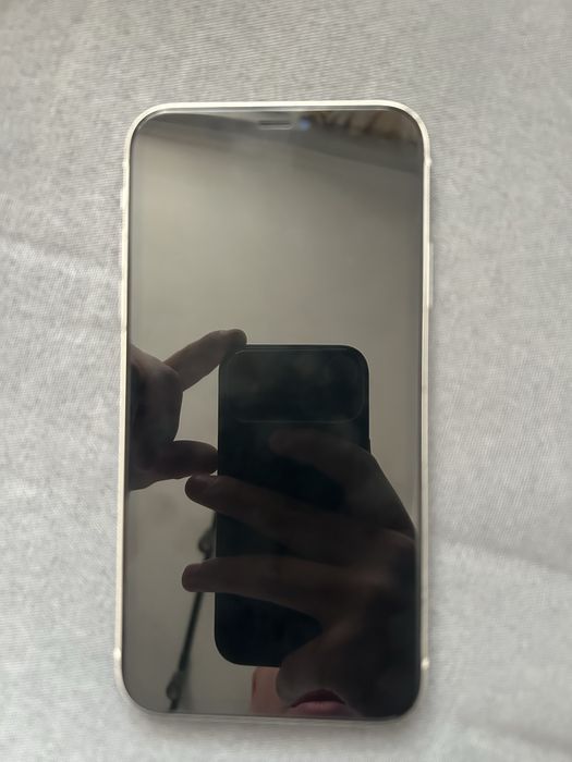 Белый iPhone 11 64гб 80% емкость