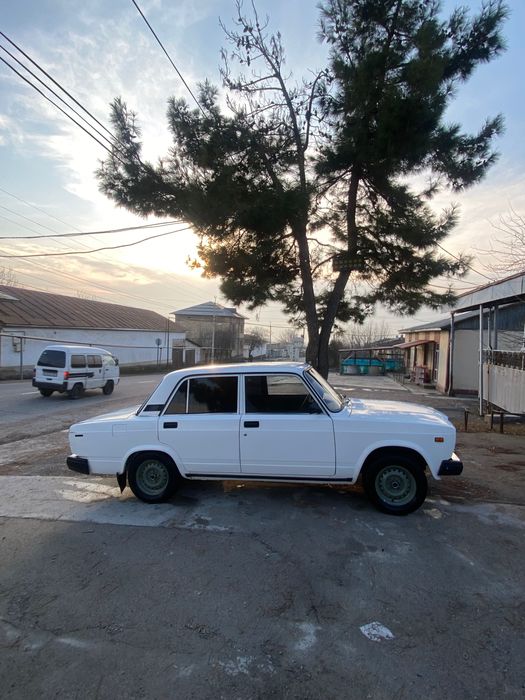 Srochna sotiladi Vaz 2107