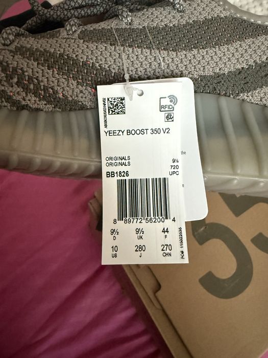 Yeezy Boost 350v2 Beluga,nepurtati,sunt noi,stare perfecta,marime 44