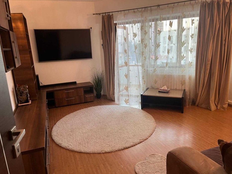 De inchiriat ap. 2 cam, Casa de cultura