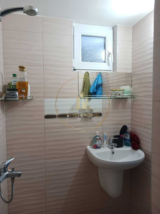 Дава се под наем Двустаен апартамент в Варна, Колхозен пазар - 46 кв.м за 275 € - Снимка #7