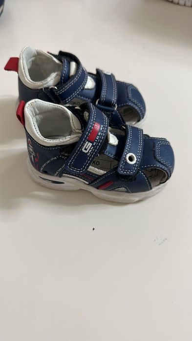 Детская обувь продам