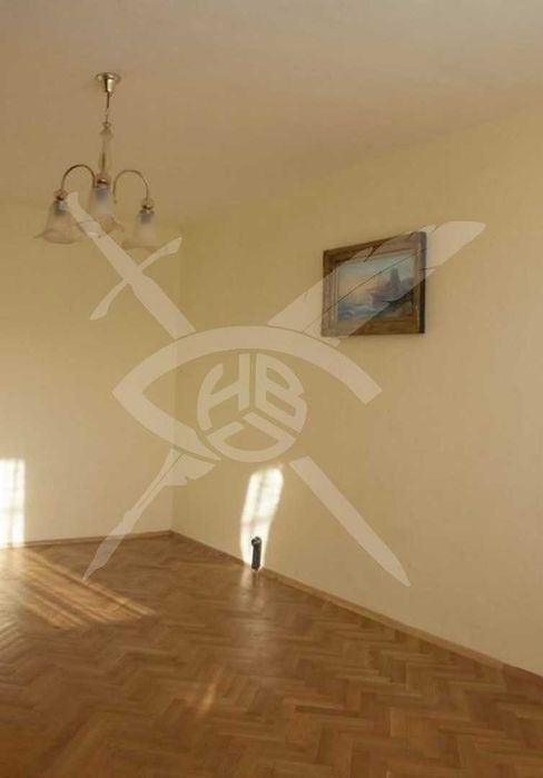 Дава се под наем Двустаен апартамент в София, Надежда 2 - 70 кв.м за 550 € - Снимка #2