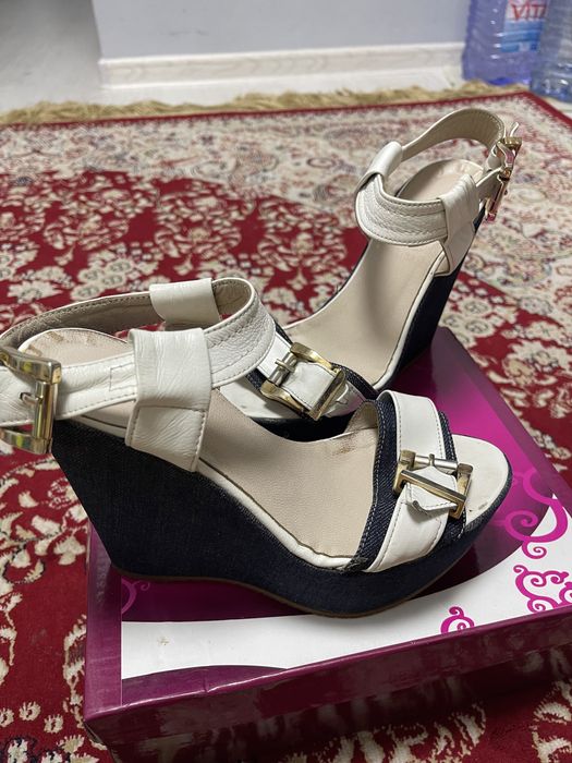 Босоножки на платформе