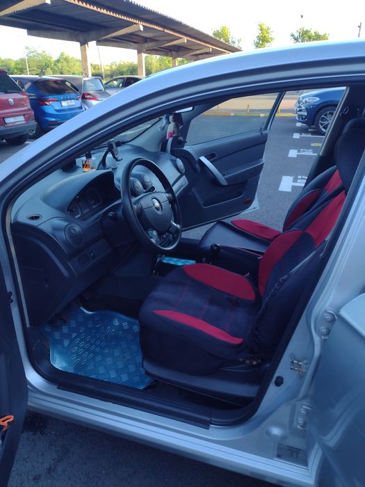 Vând Chevrolet Aveo