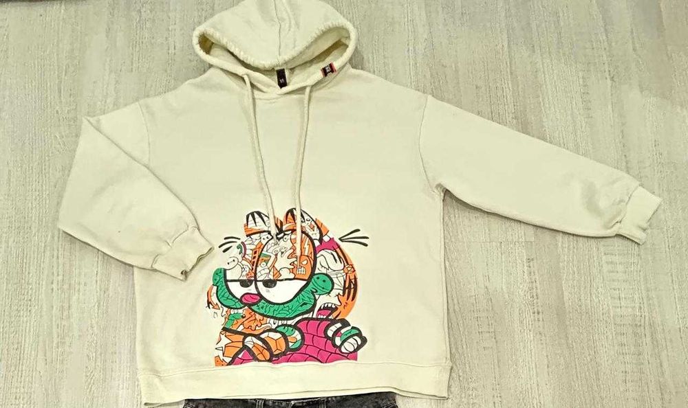 Джинсы, кофта, толстовка