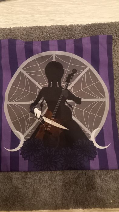 Комплект Wednesday сако, значка,чантичка и бутилка