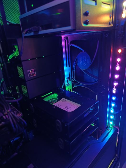 Unitate gaming Asus rog impecabila