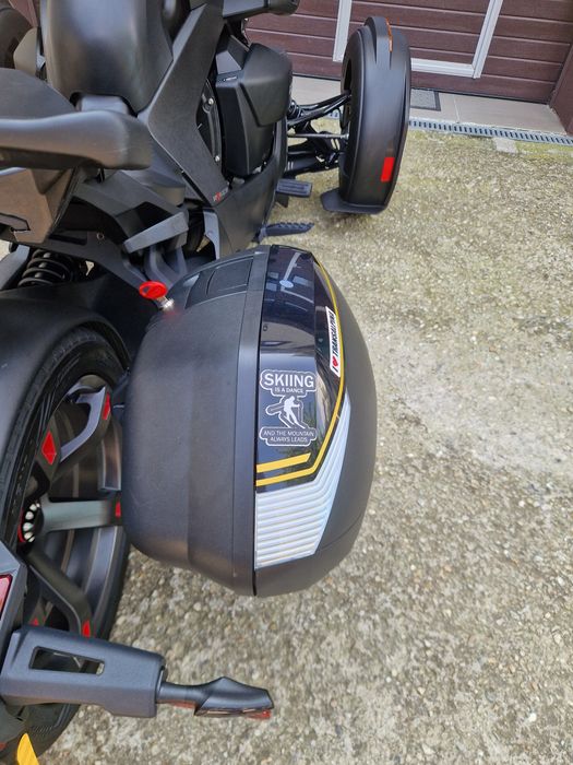 Vand Shad pentru cam-am ryker sau spyder