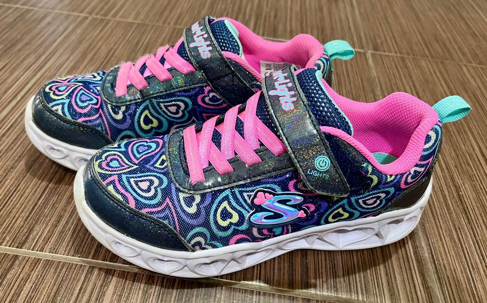 Skechers fete, Heart Lights Boogie Love cu LED, originali, mărimea 33