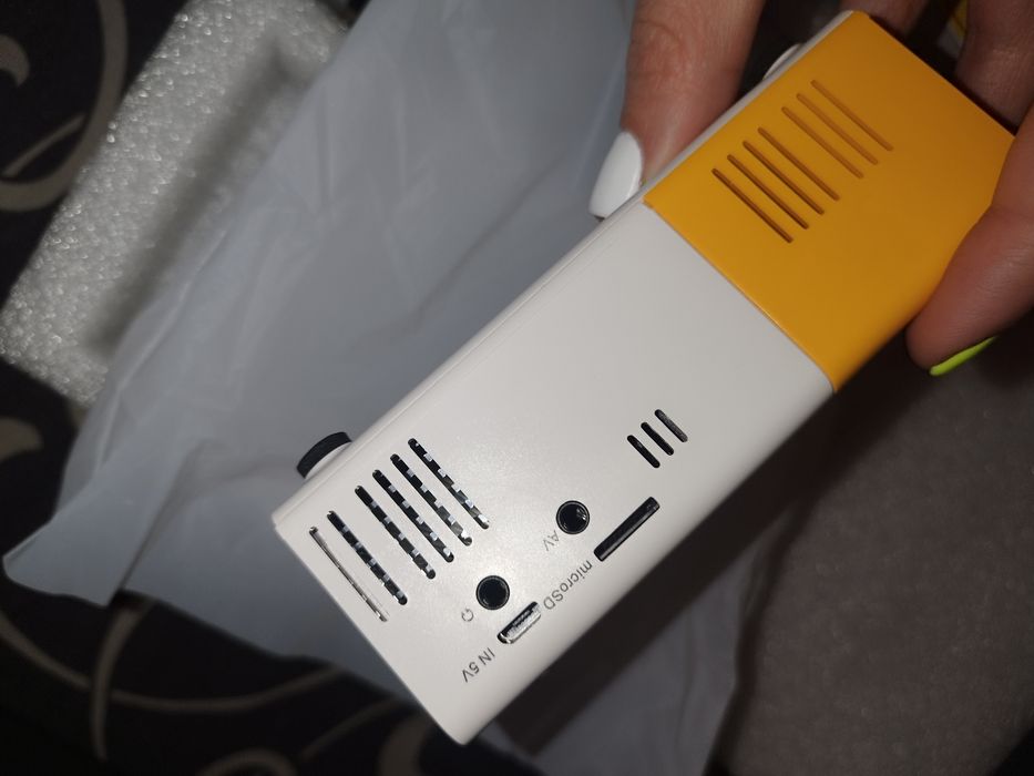 !  НОВ ! Мини лед проектор