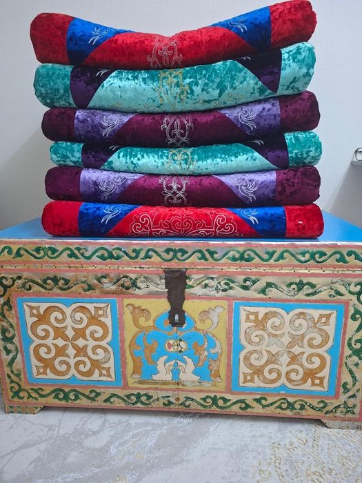 Сундук с орнаментами