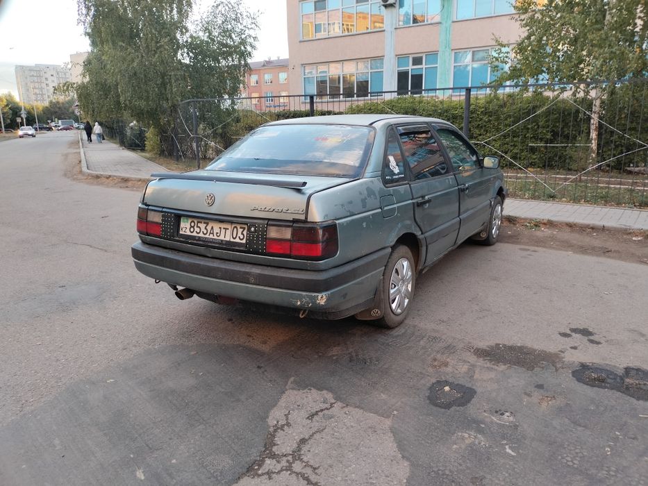 Продам вольсвваген пассат б3 1991 года  карбюратор