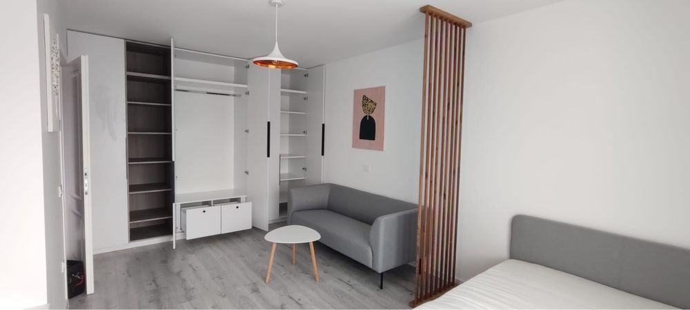 PF, închiriez Apartament 1 camera decomandat in completul Poitiers Towers.